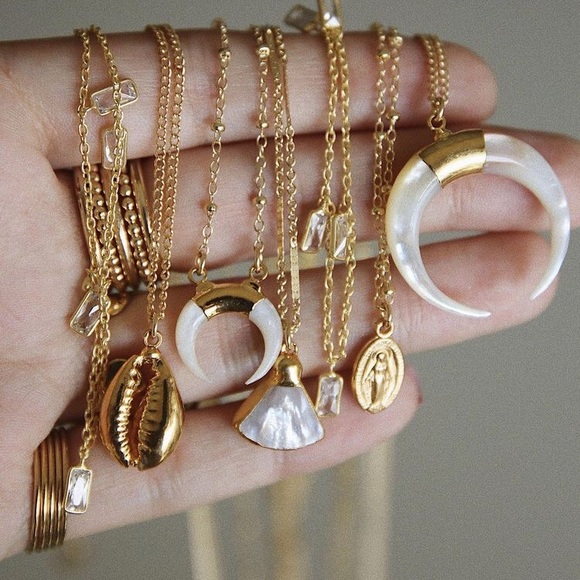 LAST ONE SALE Gold Cowrie Shell Pendant Necklace - Picture 5 of 8